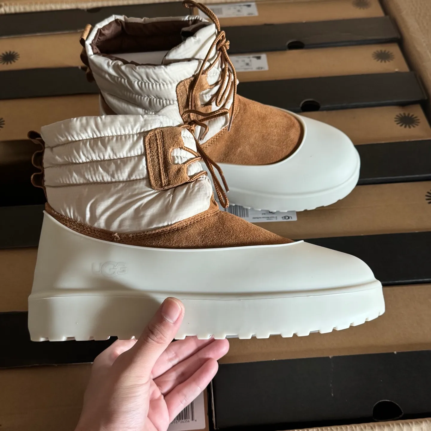 UGG high-end waterproof rain boots arrive, large foreign trade items, local 💰760